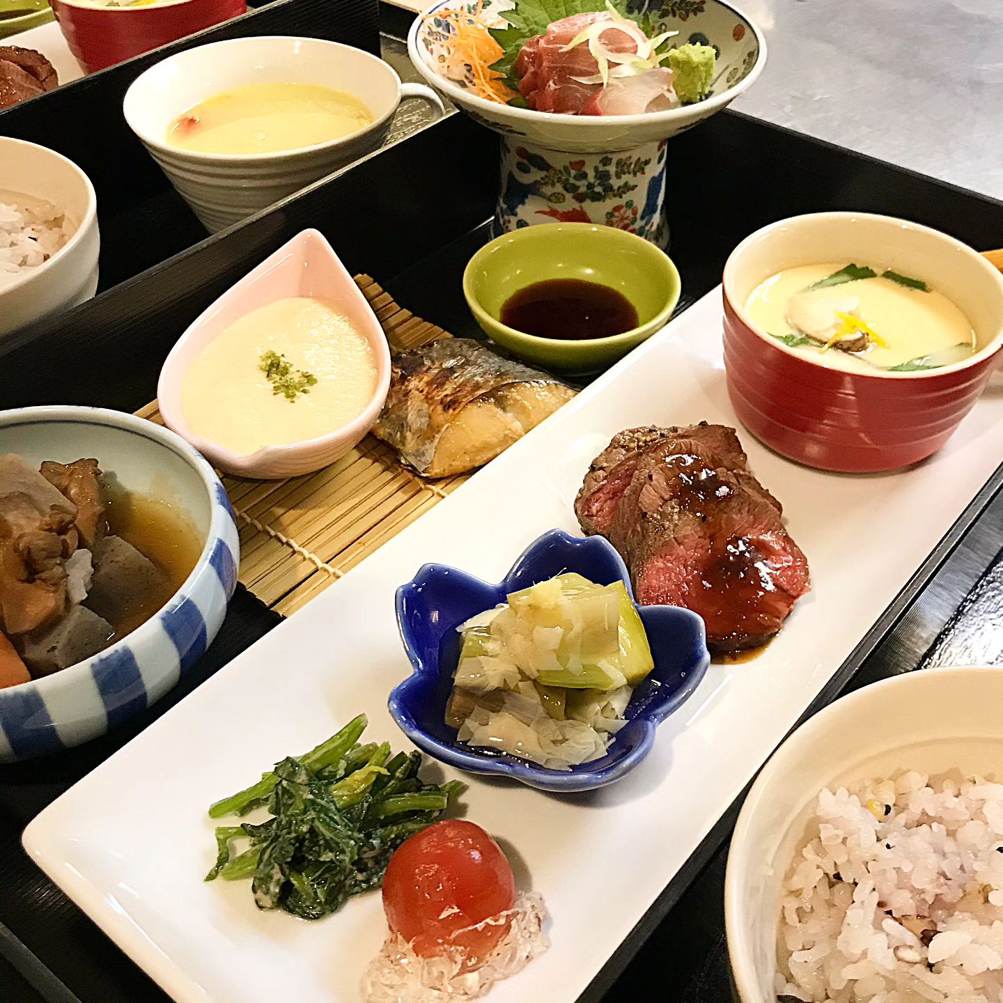 和食会席料理　成花平日は限定ランチあります11時半OPEN🥳今週もよろしくお願いします。

❣️特別な日はSpecial料理で❣️
特別個室ございます。
お祝いコース、ご法事コースございます。
お子様御膳ございます♪

感染予防もしっかり行ってます。店舗は広いので距離を保ってご案内いたします‍♀️

http://narihana.co.jp
和食会席料理　成花